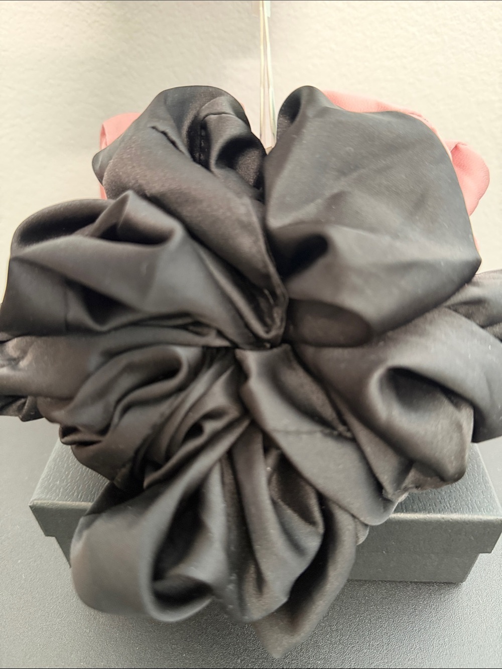 Sunday State | Extra Large Classic Black & Mauve Scrunchie Set - Picture 3 of 4